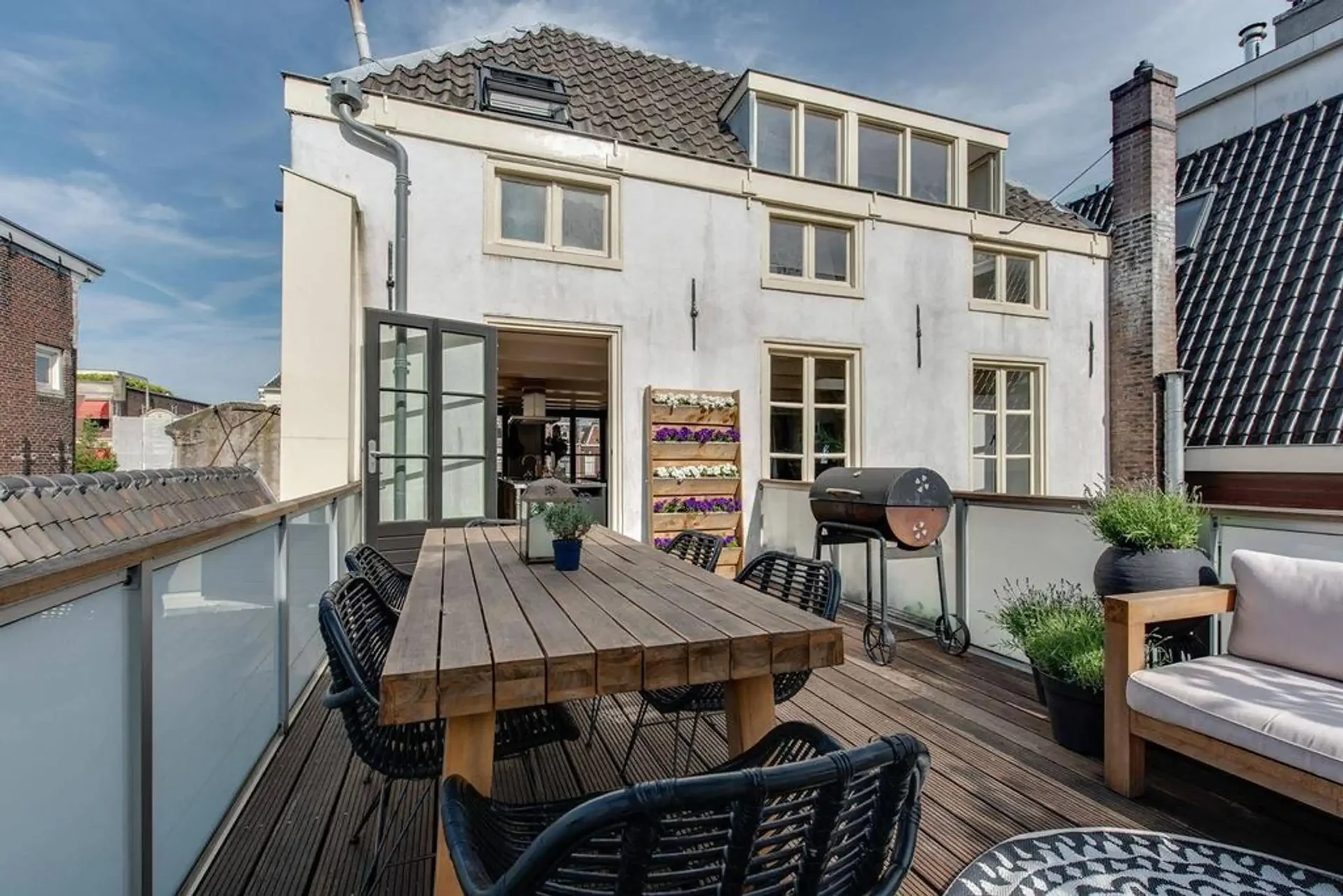 geblurde versie van de foto als achtergrond