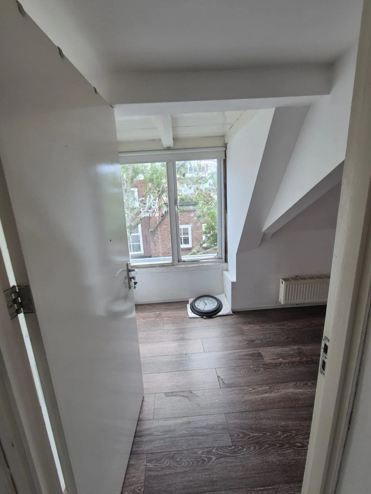 geblurde versie van de foto als achtergrond