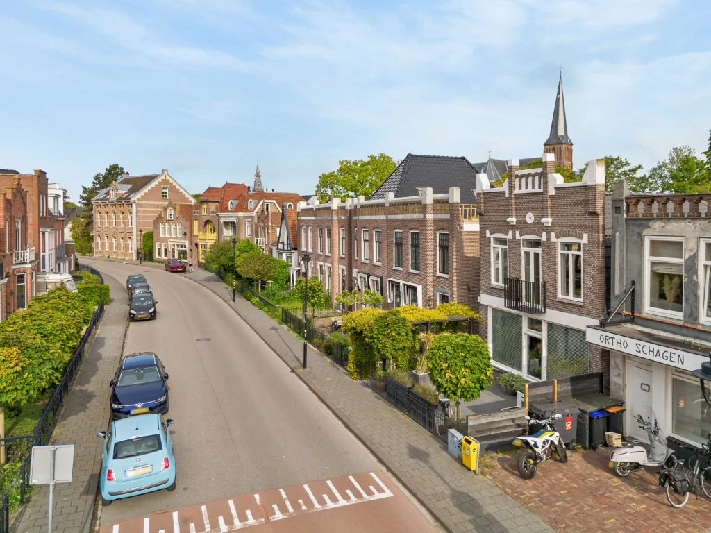 geblurde versie van de foto als achtergrond