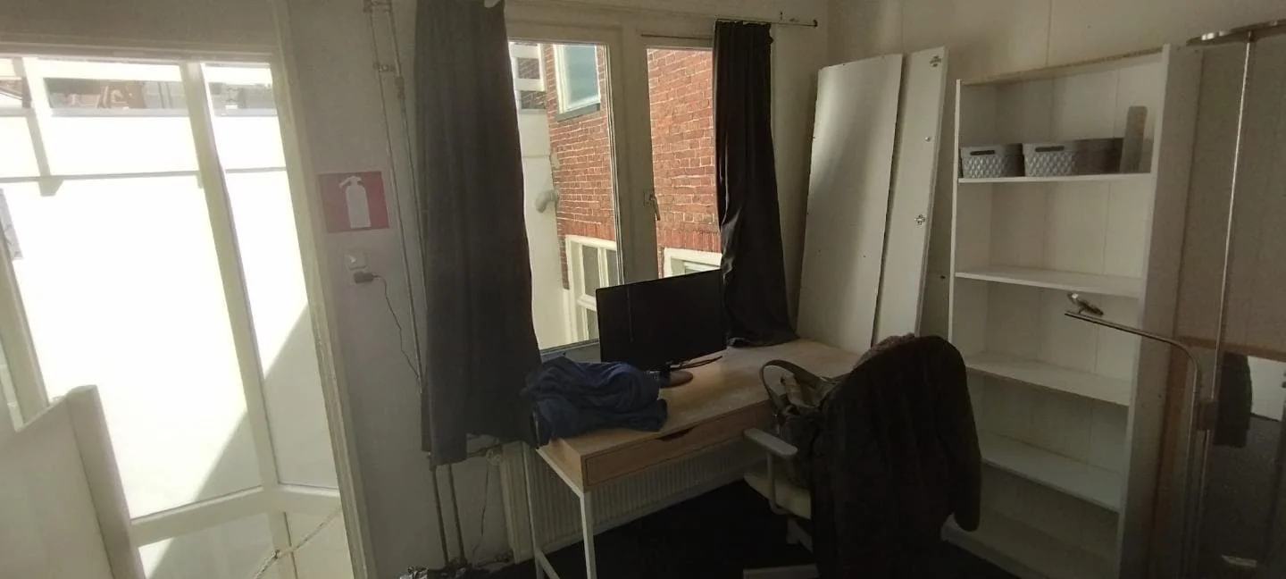 geblurde versie van de foto als achtergrond