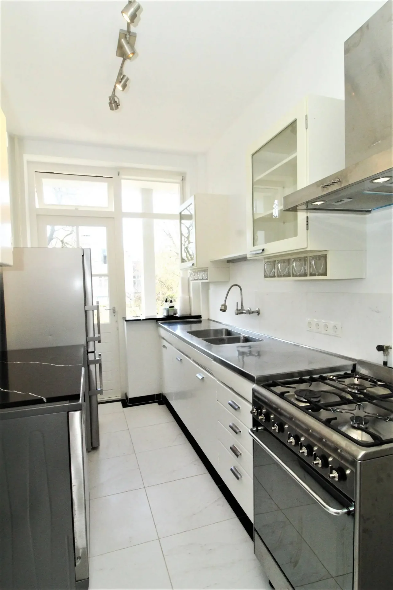 Foto van de Appartement gelegen aan de Parkweg in Den Haag