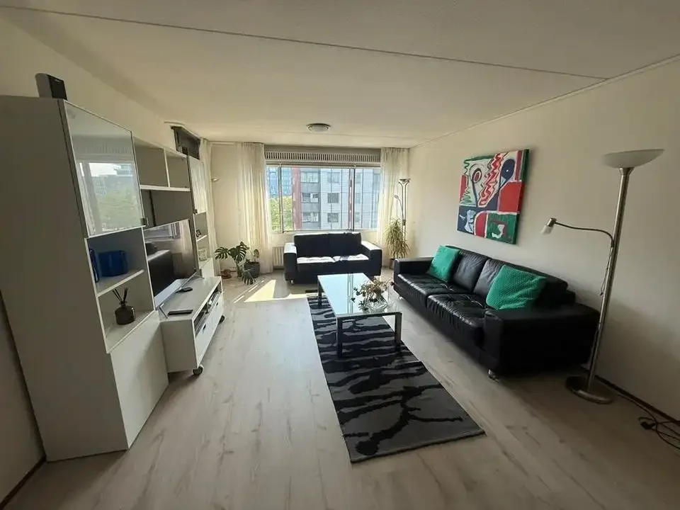 geblurde versie van de foto als achtergrond