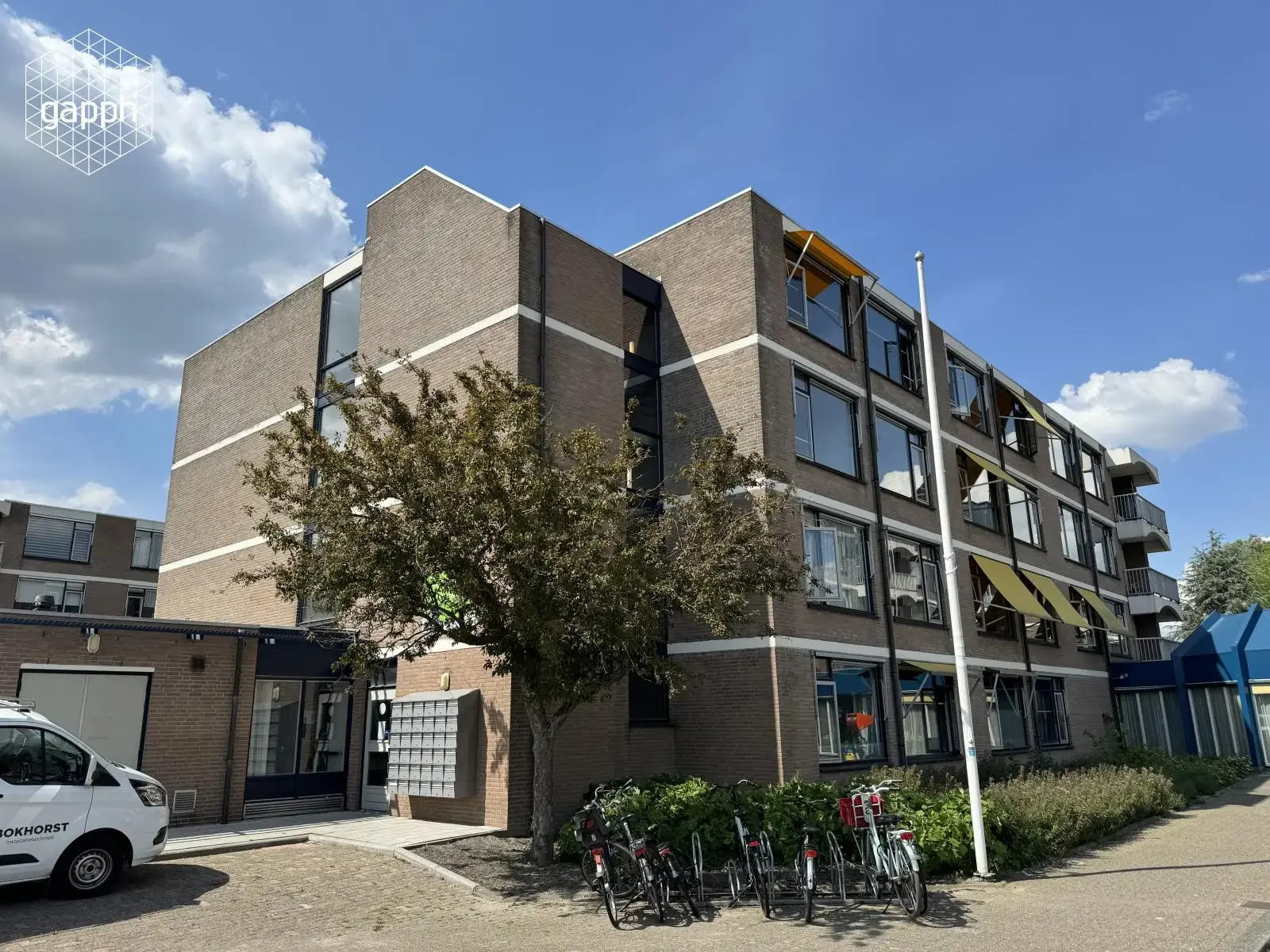 geblurde versie van de foto als achtergrond