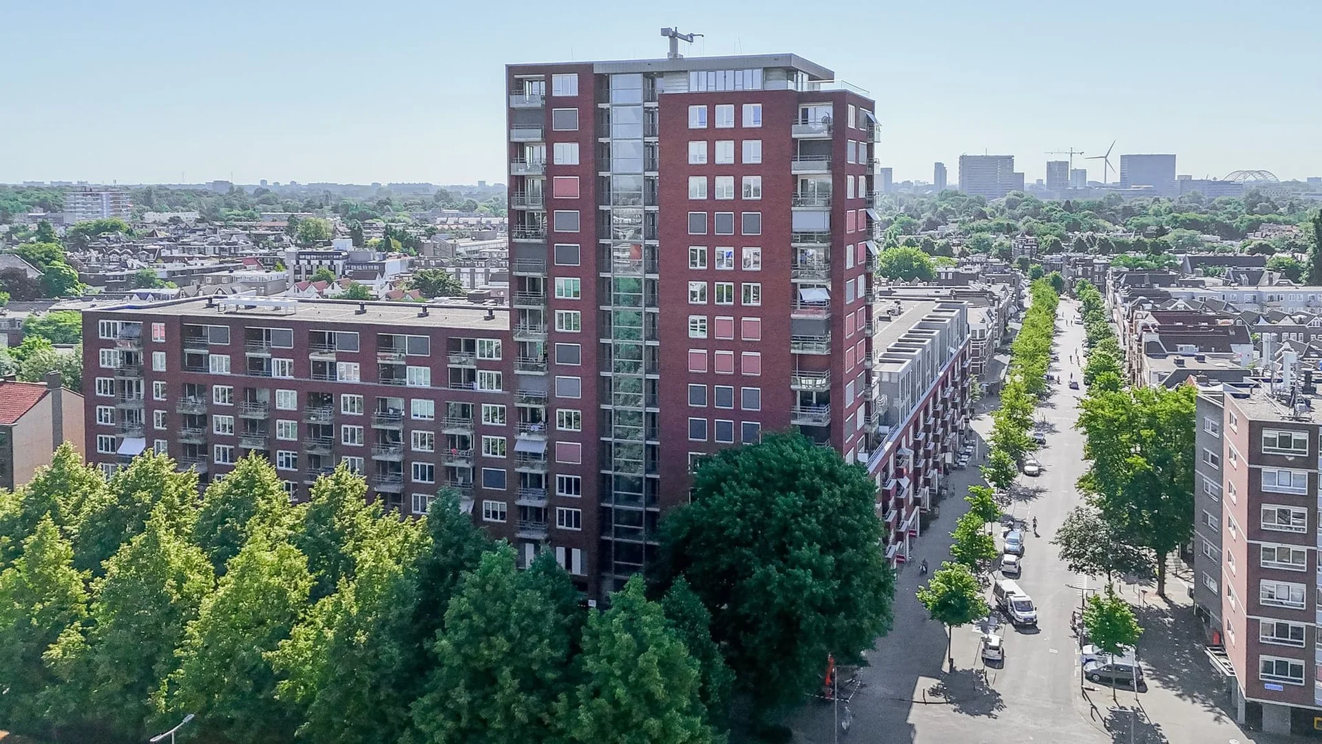 geblurde versie van de foto als achtergrond