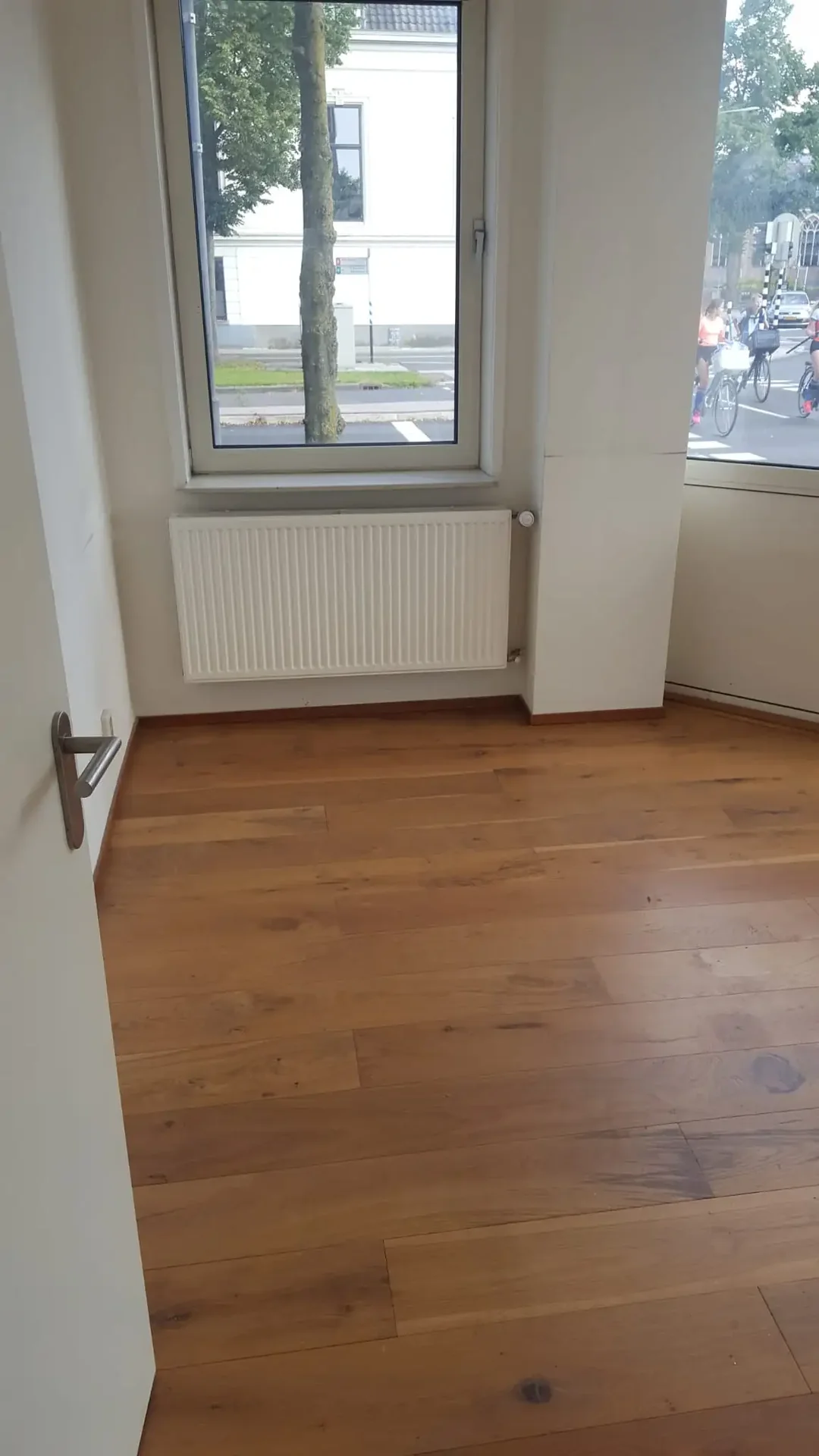 geblurde versie van de foto als achtergrond