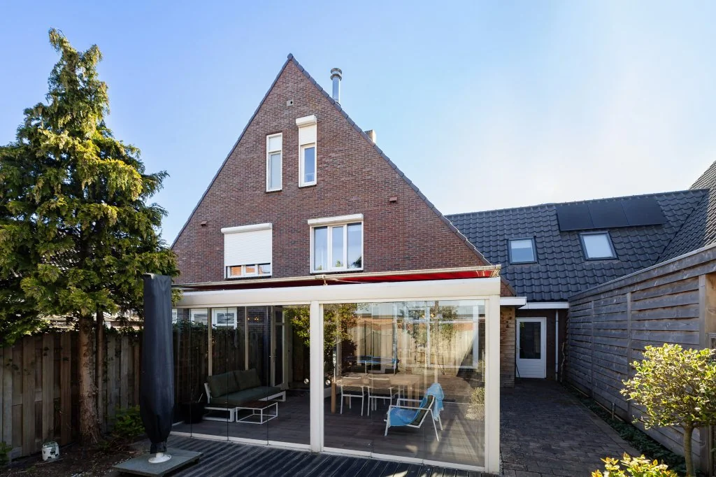 geblurde versie van de foto als achtergrond