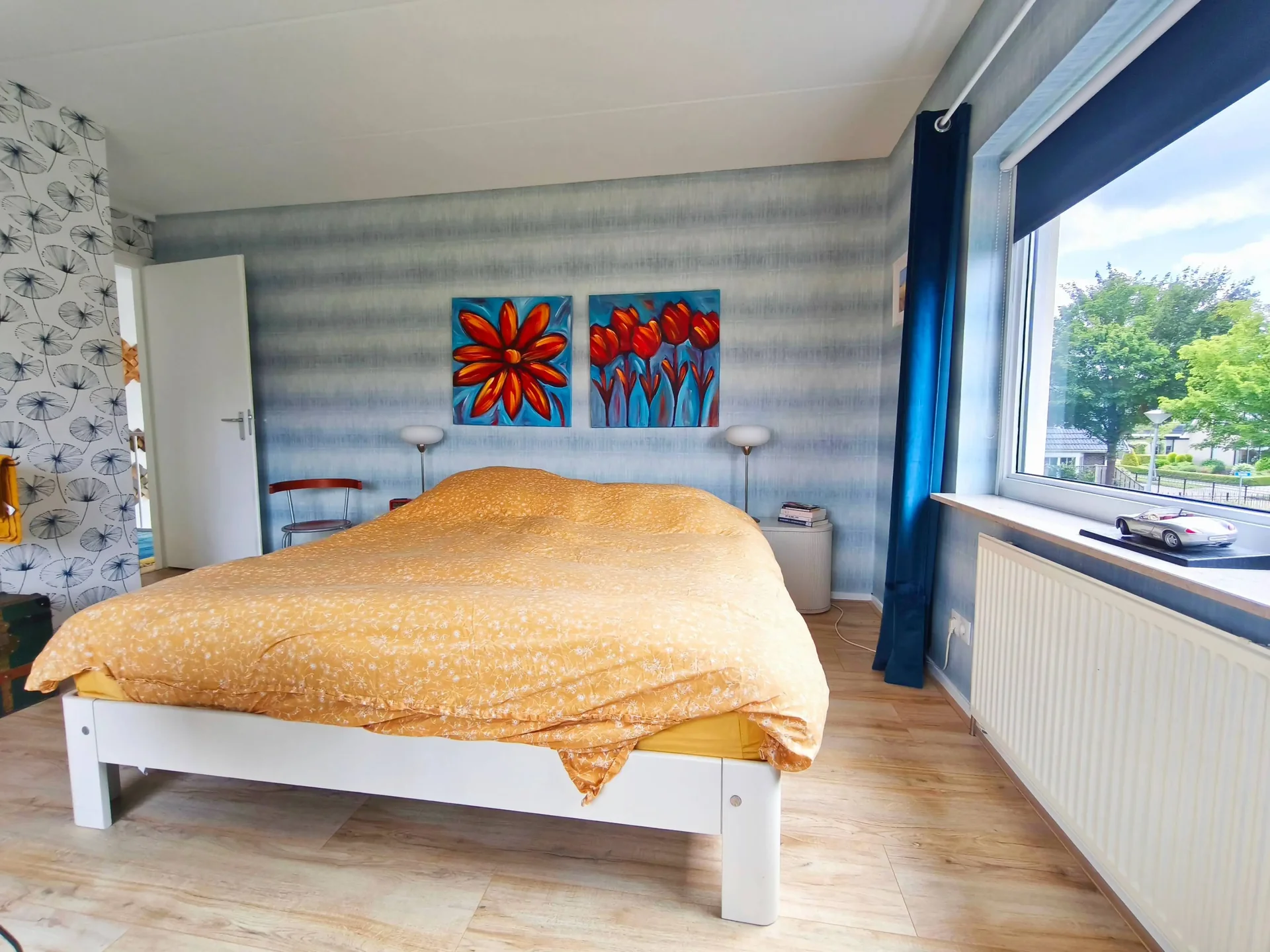 geblurde versie van de foto als achtergrond