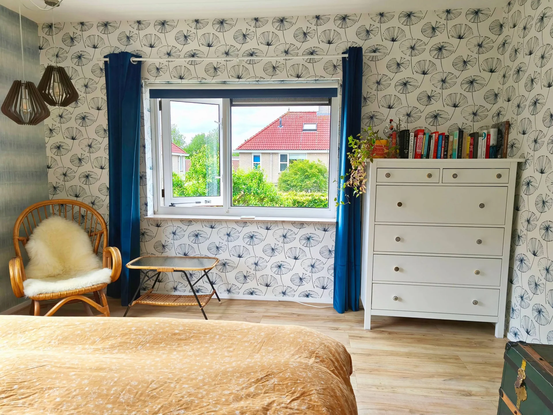 geblurde versie van de foto als achtergrond