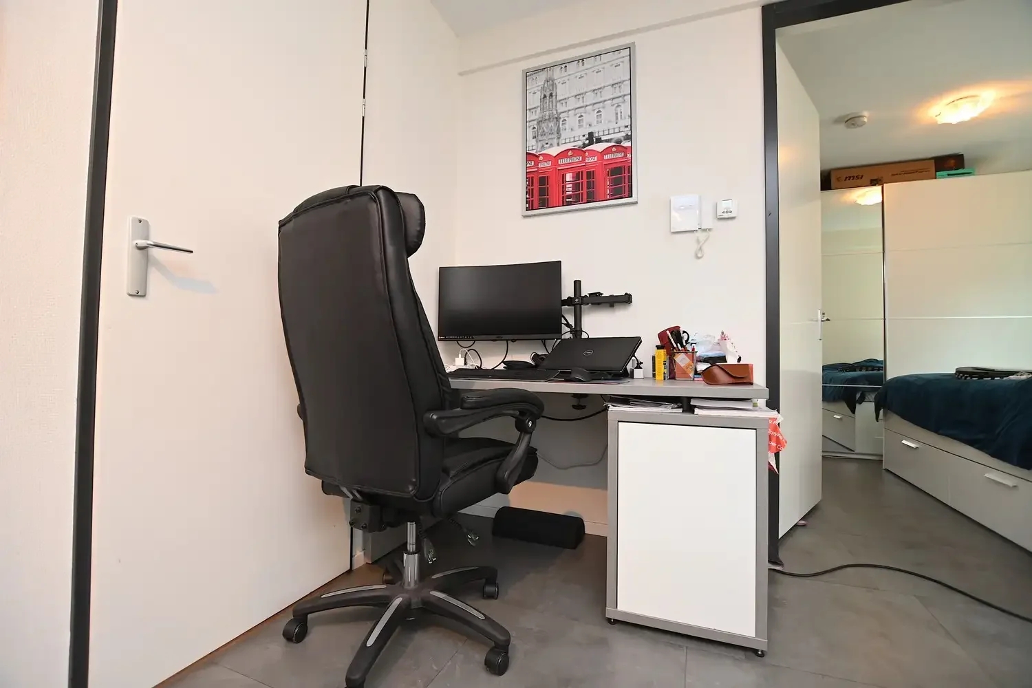 geblurde versie van de foto als achtergrond