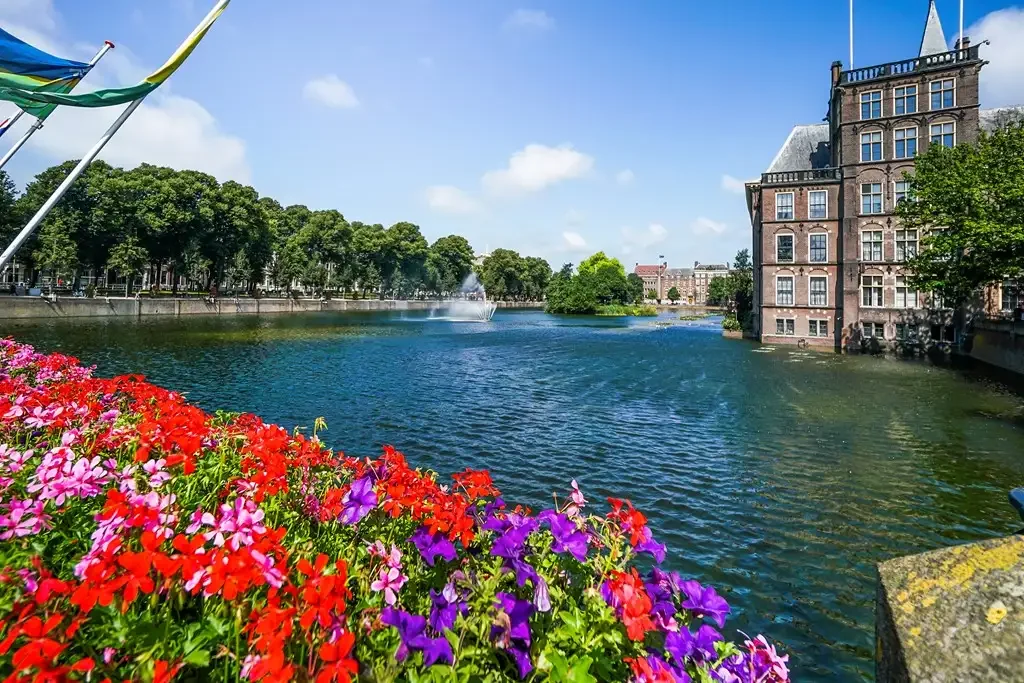 Foto van de Appartement gelegen aan de Buitenhof in Den Haag