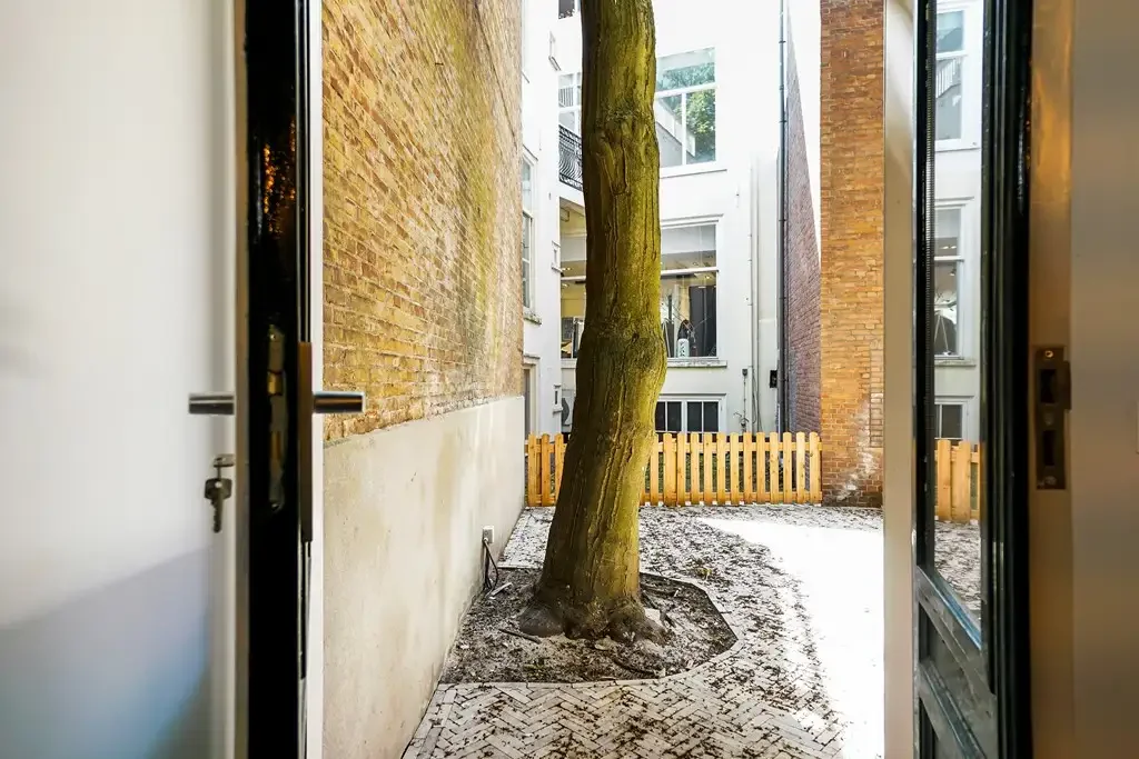 Foto van de Appartement gelegen aan de Buitenhof in Den Haag