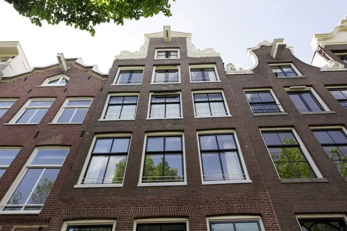 geblurde versie van de foto als achtergrond