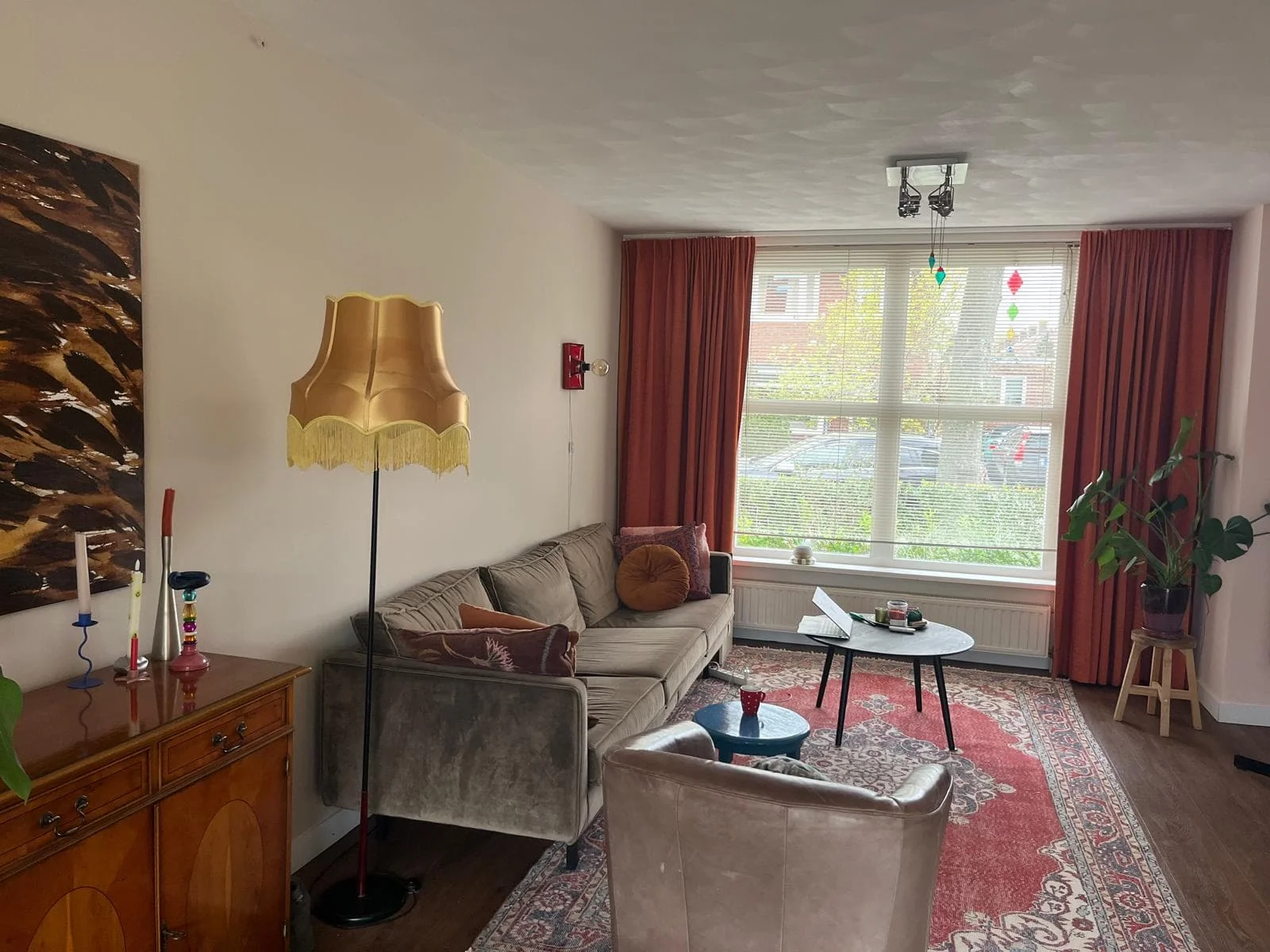 geblurde versie van de foto als achtergrond