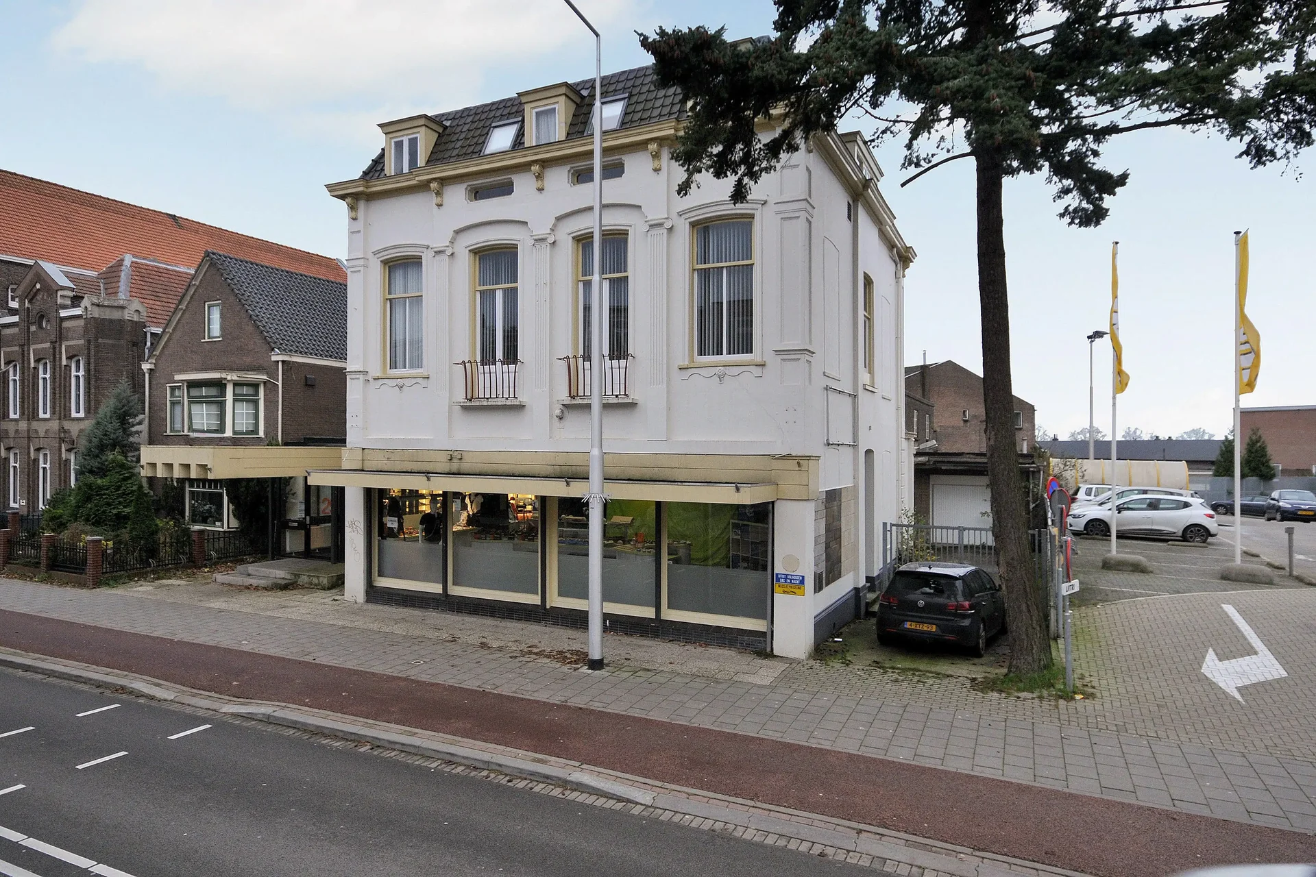 geblurde versie van de foto als achtergrond