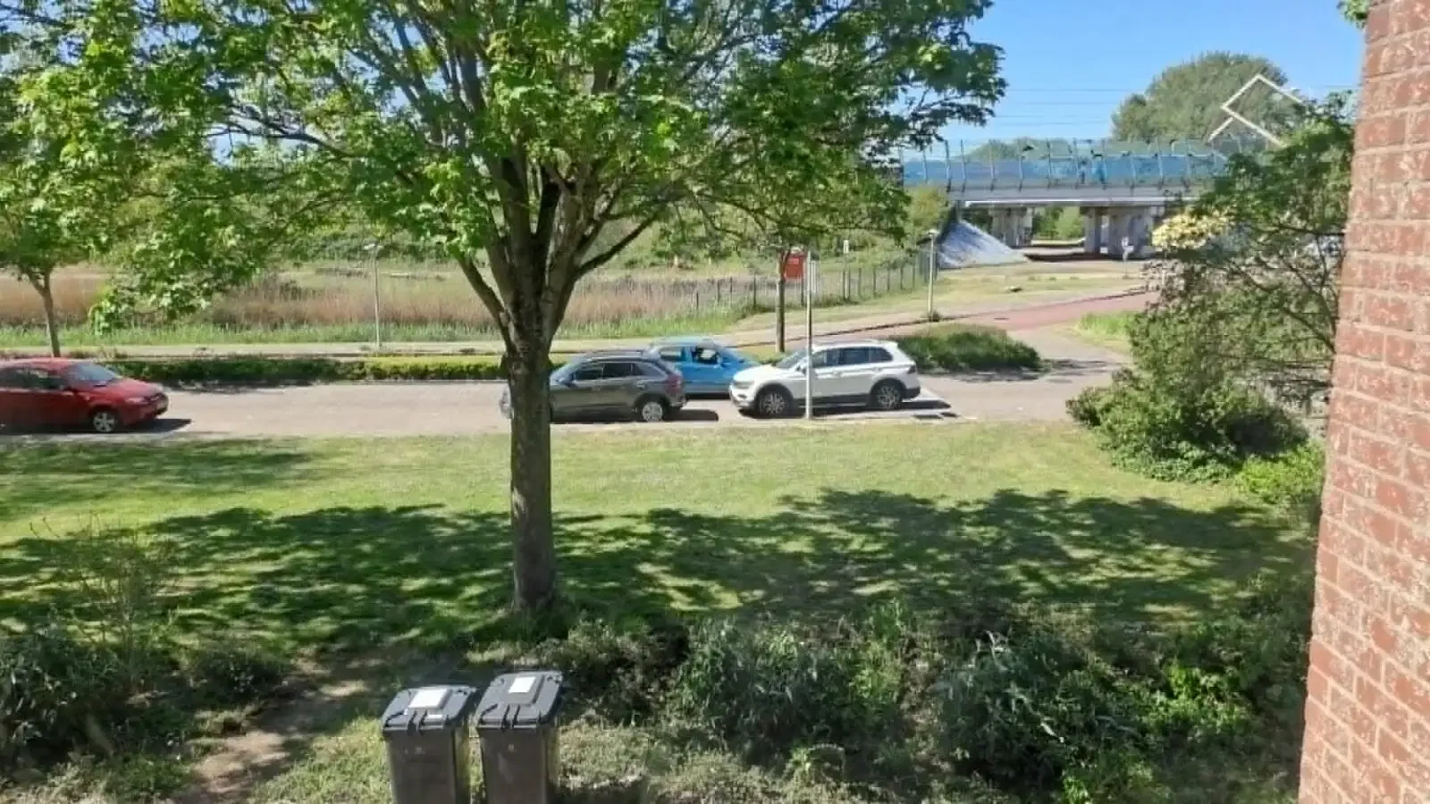 geblurde versie van de foto als achtergrond