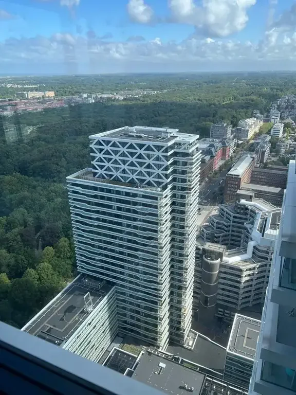Foto van de Appartement gelegen aan de Anna van Buerenplein in Den Haag