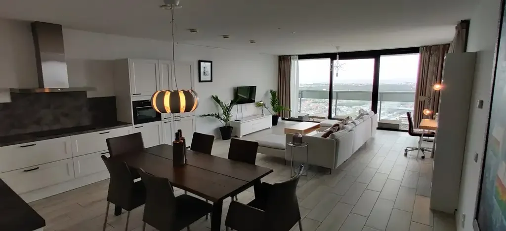 Foto van de Appartement gelegen aan de Anna van Buerenplein in Den Haag
