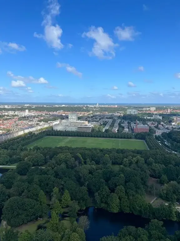 Foto van de Appartement gelegen aan de Anna van Buerenplein in Den Haag