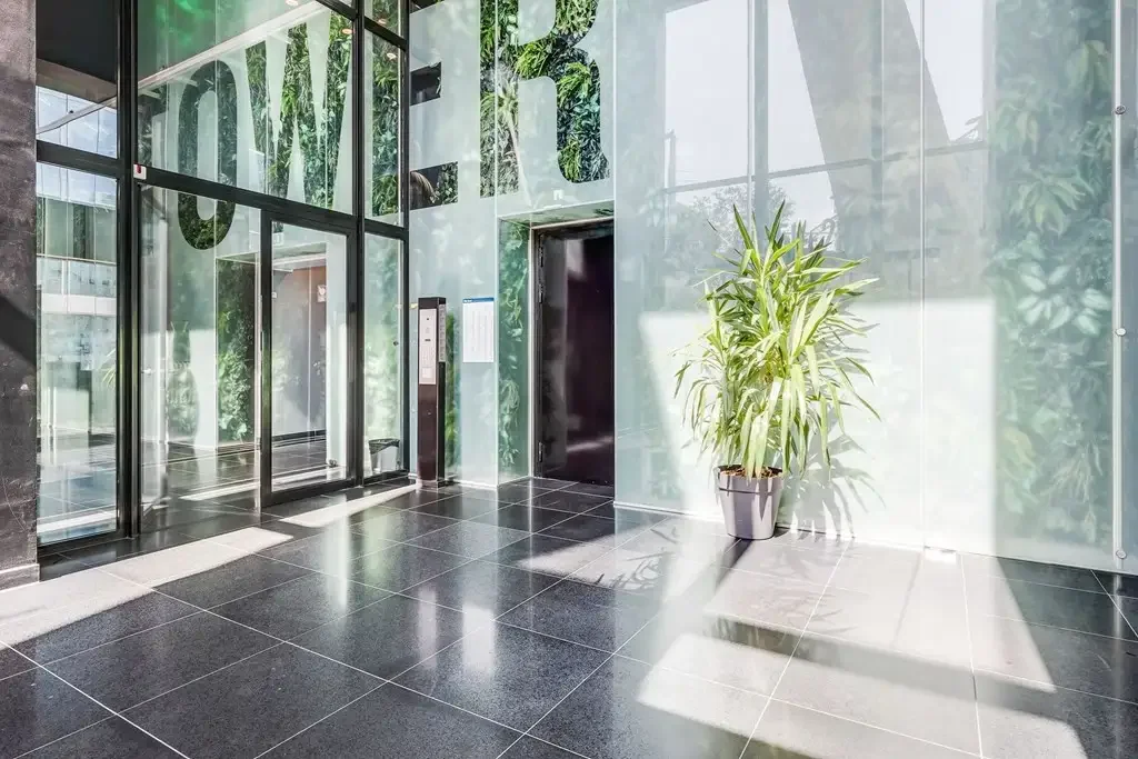 Foto van de Appartement gelegen aan de Anna van Buerenplein in Den Haag