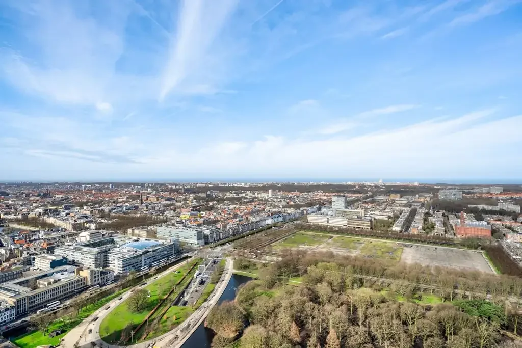 Foto van de Appartement gelegen aan de Anna van Buerenplein in Den Haag