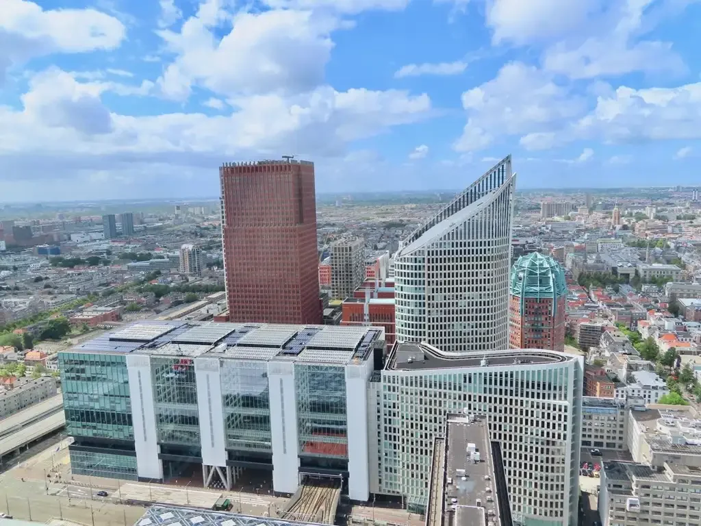 Foto van de Appartement gelegen aan de Anna van Buerenplein in Den Haag