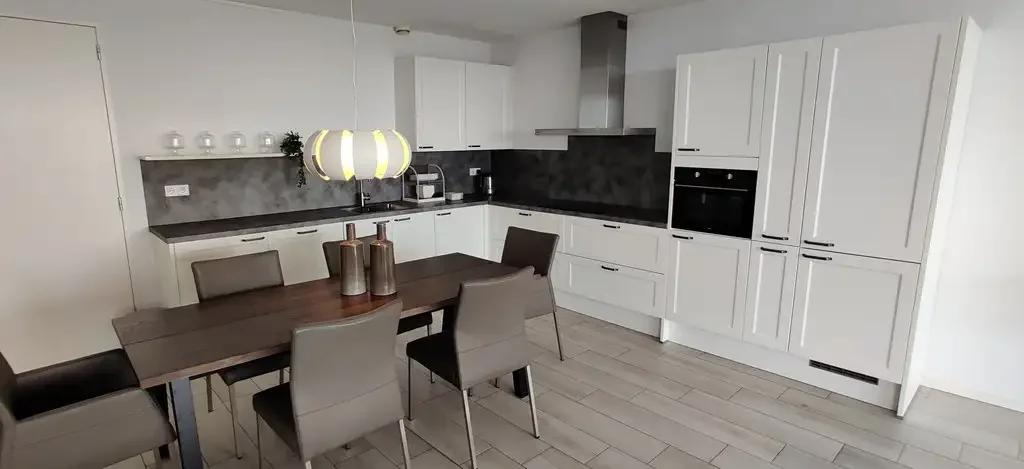 Foto van de Appartement gelegen aan de Anna van Buerenplein in Den Haag