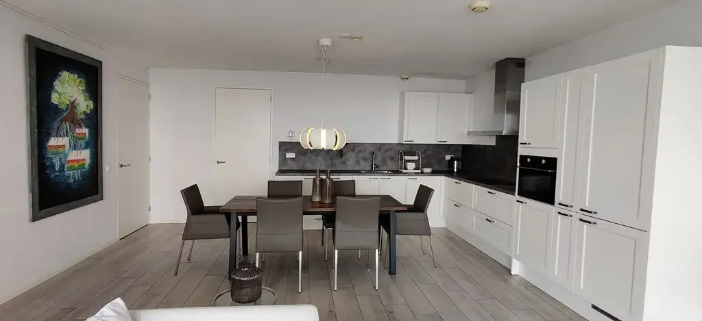 Foto van de Appartement gelegen aan de Anna van Buerenplein in Den Haag