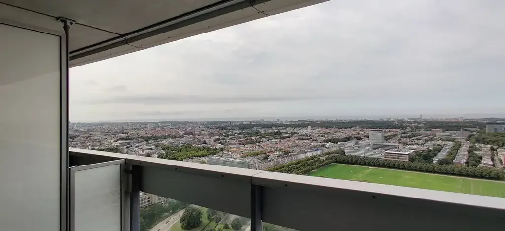 Foto van de Appartement gelegen aan de Anna van Buerenplein in Den Haag