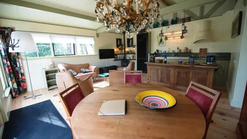 geblurde versie van de foto als achtergrond