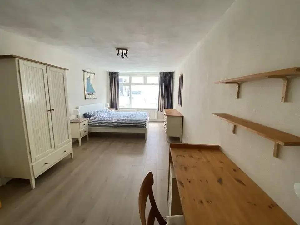 geblurde versie van de foto als achtergrond