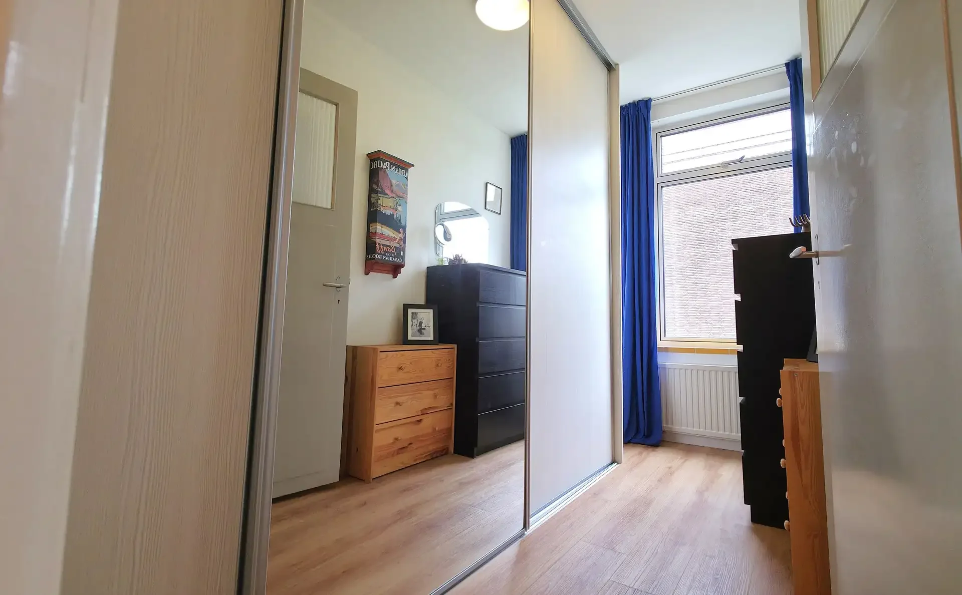 geblurde versie van de foto als achtergrond