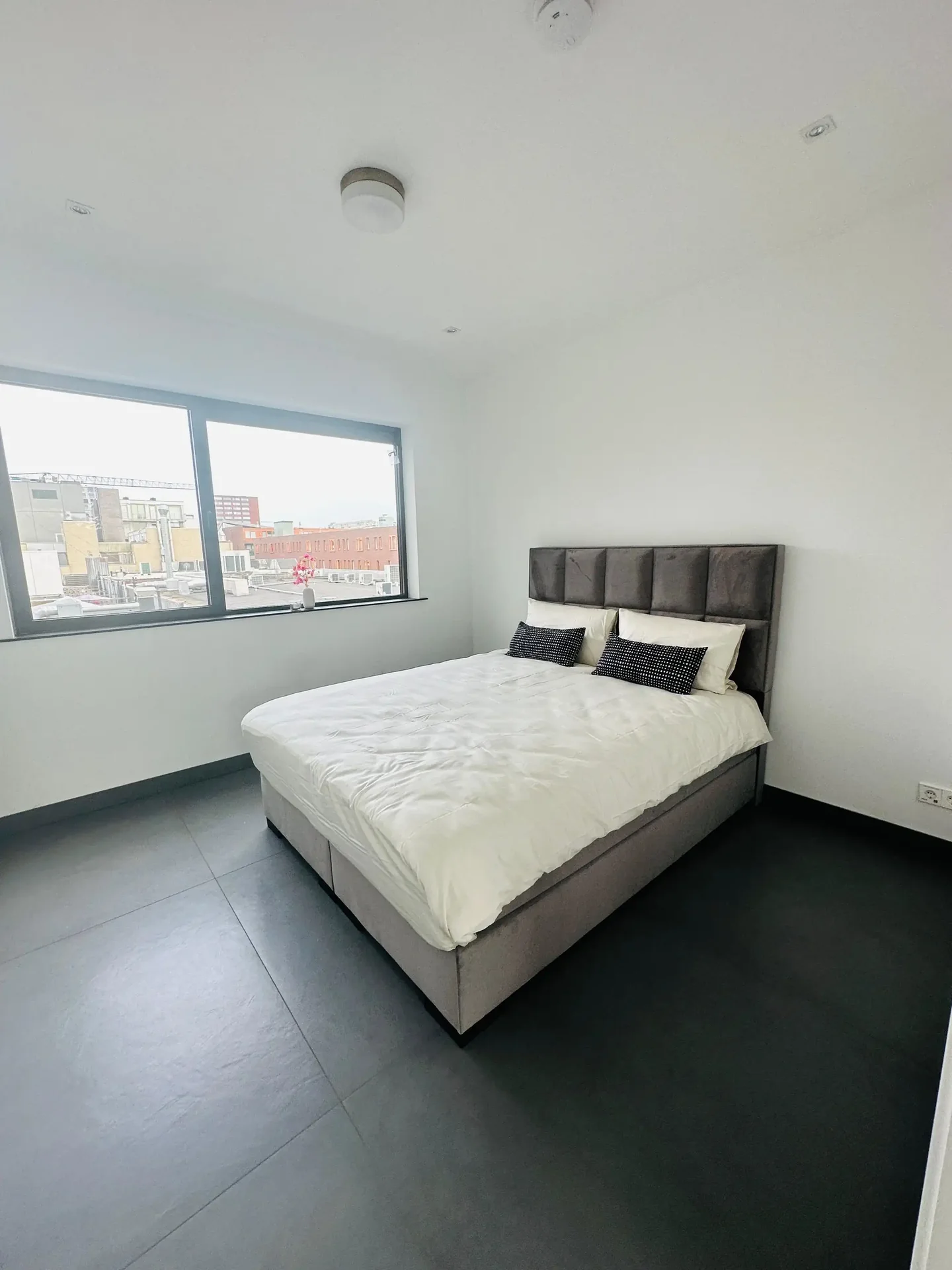 Foto van de Appartement gelegen aan de Hoofdweg in Hoofddorp