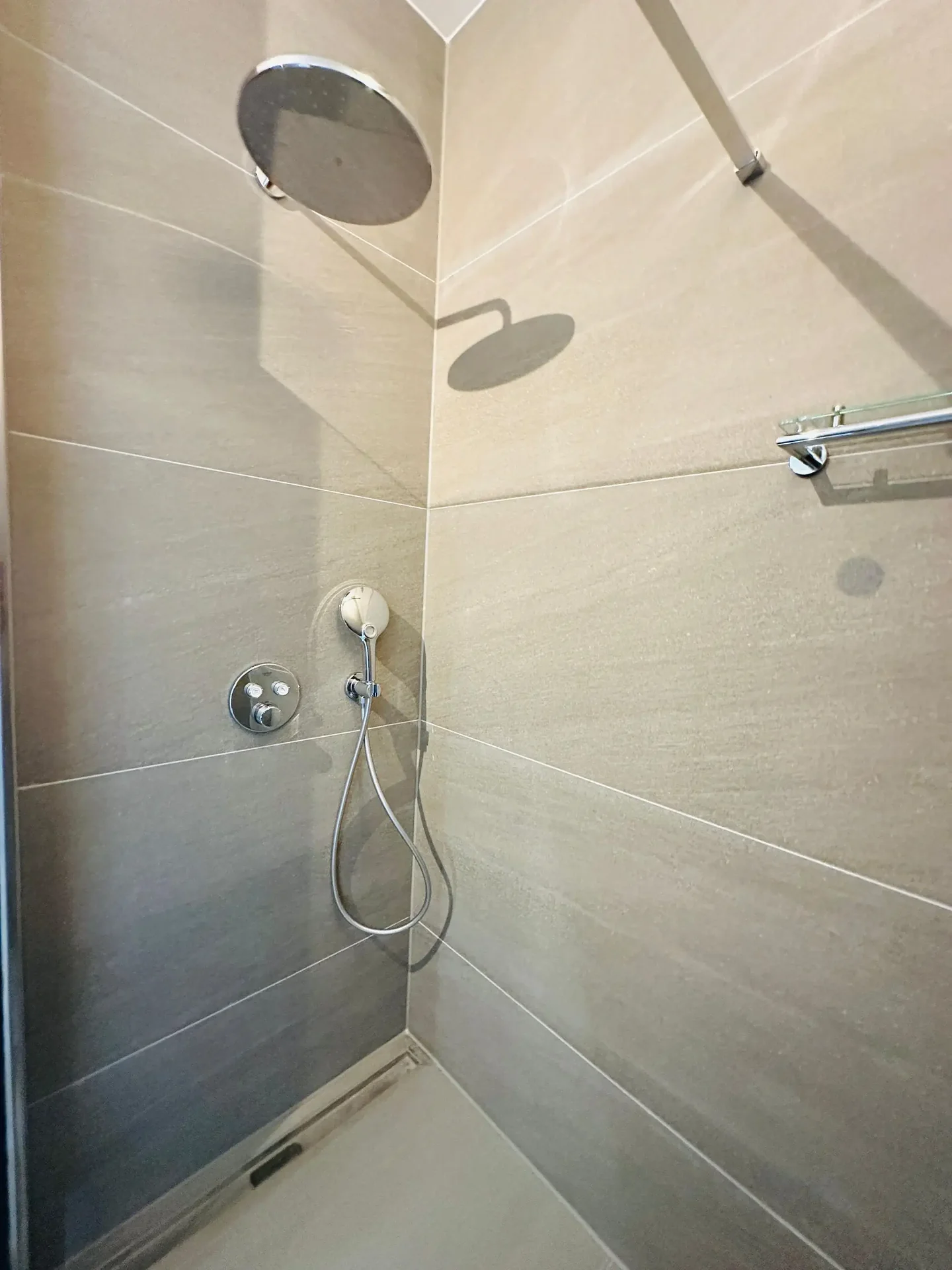 Foto van de Appartement gelegen aan de Hoofdweg in Hoofddorp