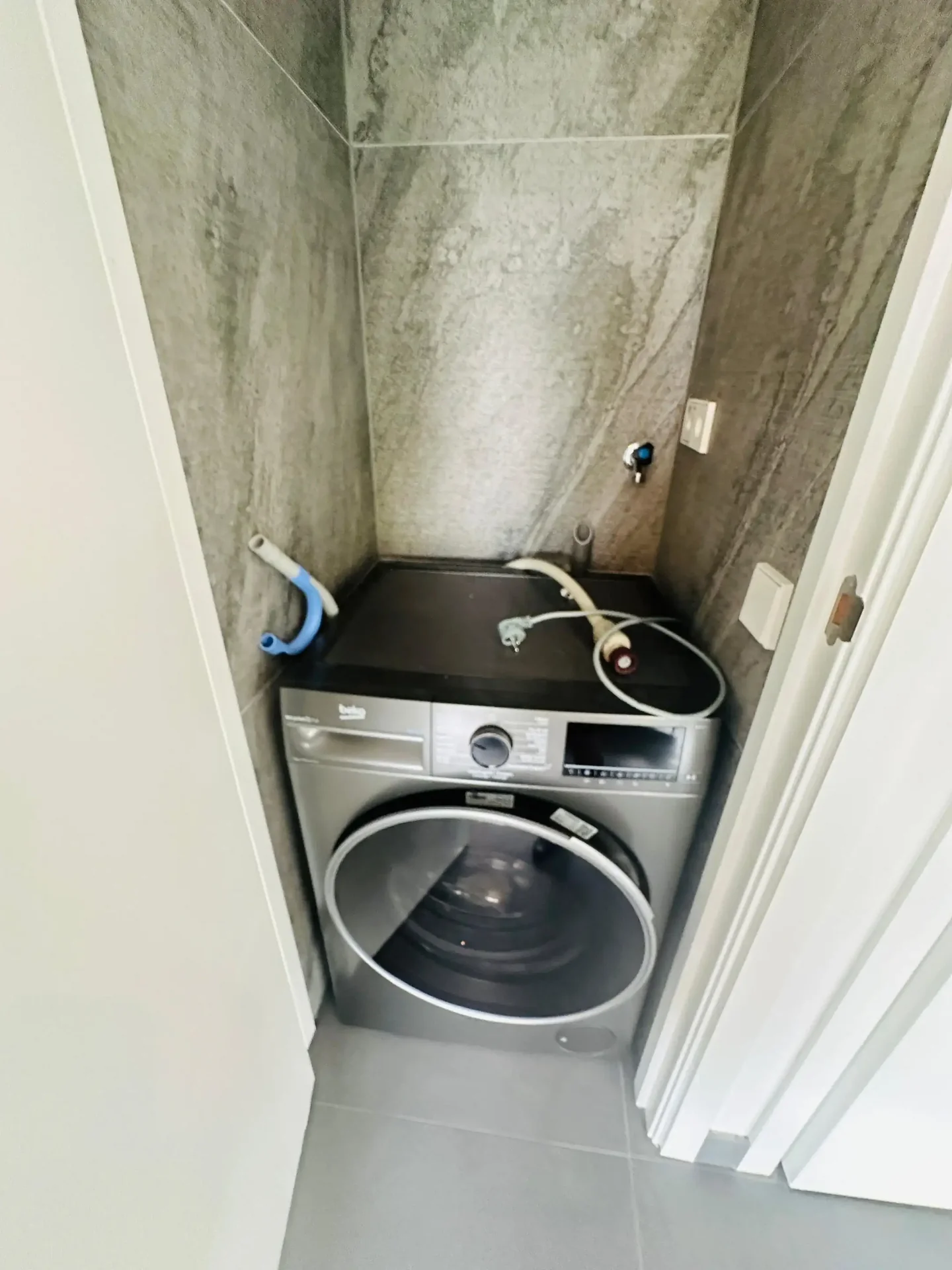 Foto van de Appartement gelegen aan de Hoofdweg in Hoofddorp