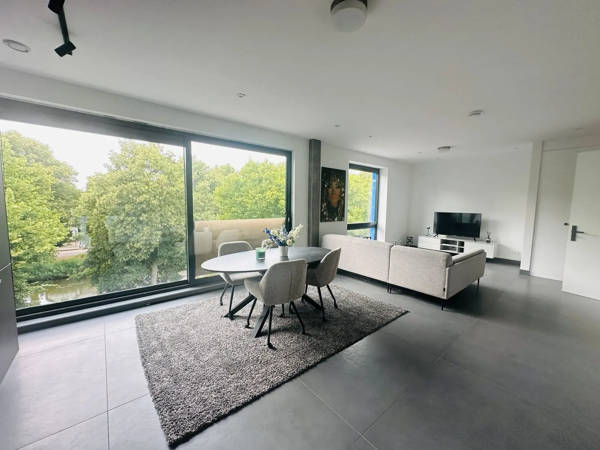 Foto van de Appartement gelegen aan de Hoofdweg in Hoofddorp