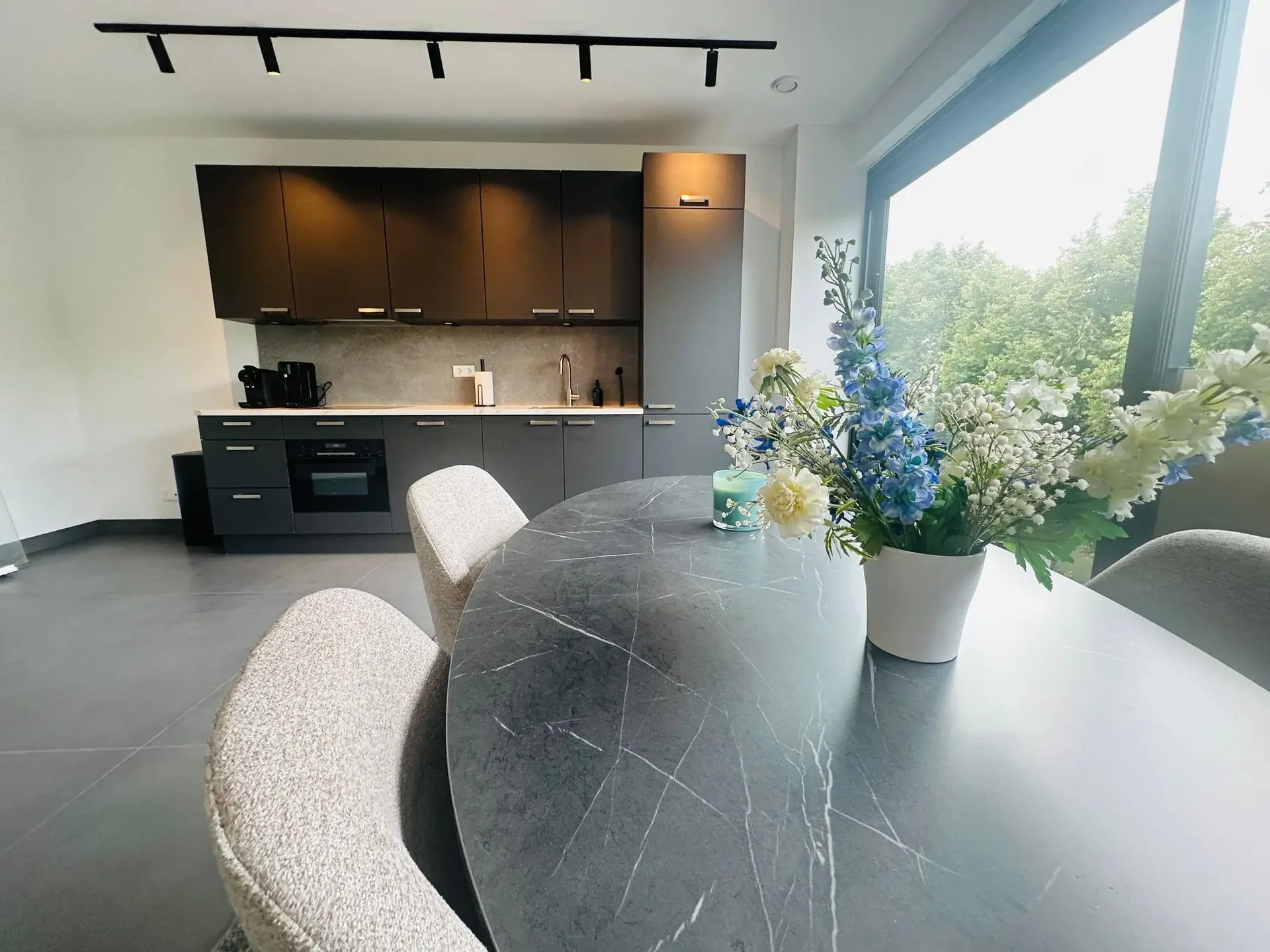 Foto van de Appartement gelegen aan de Hoofdweg in Hoofddorp