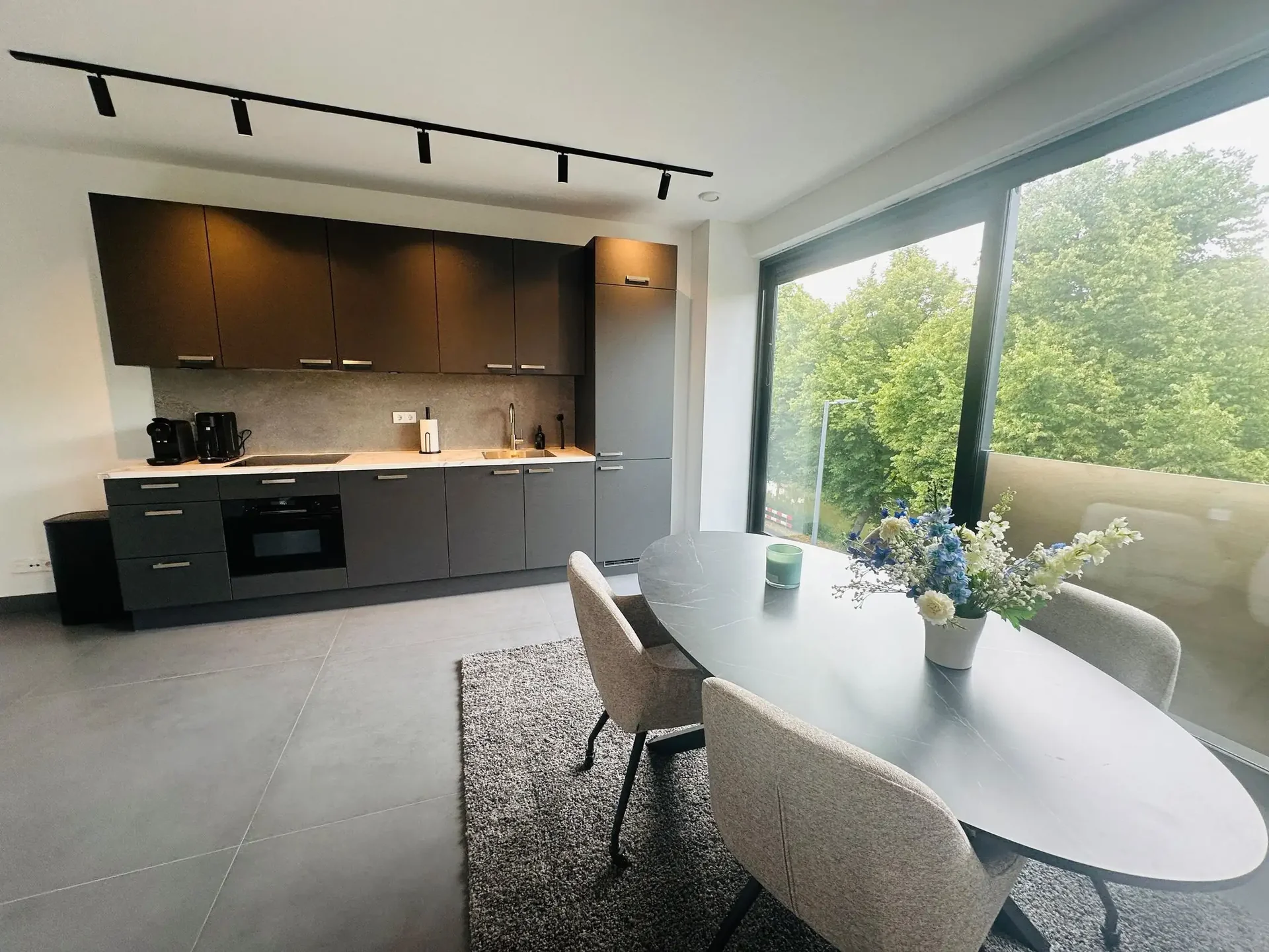 Foto van de Appartement gelegen aan de Hoofdweg in Hoofddorp