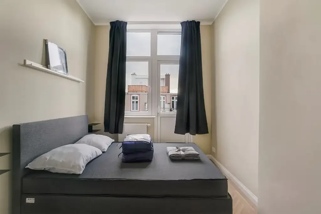 geblurde versie van de foto als achtergrond