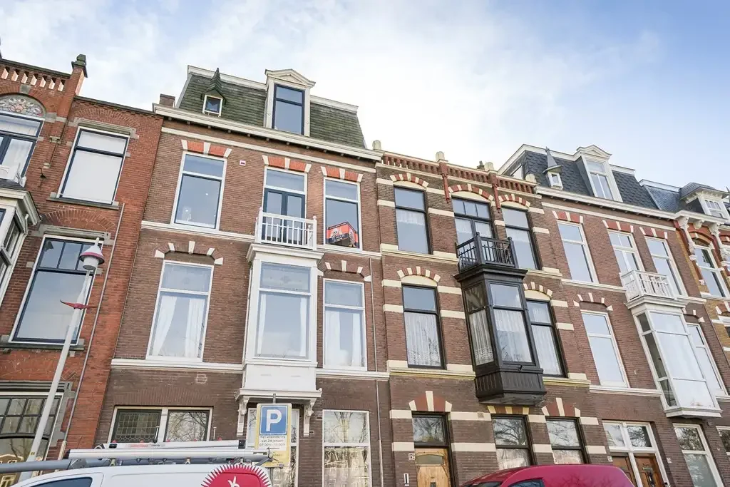 geblurde versie van de foto als achtergrond