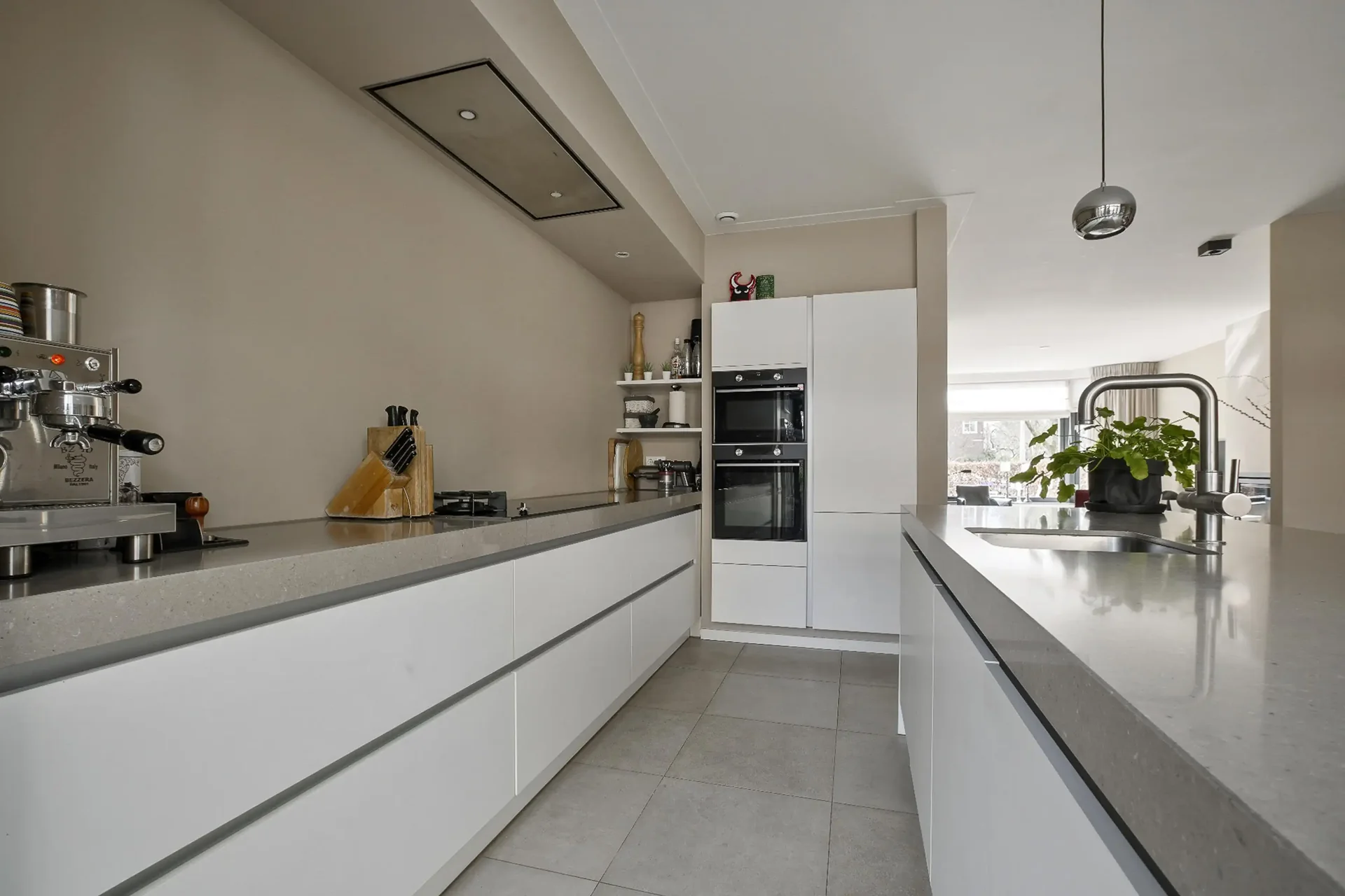Foto van de Appartement gelegen aan de Van IJsselsteinlaan in Amstelveen