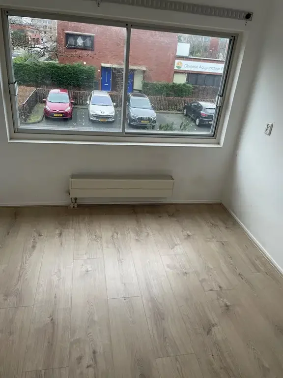 geblurde versie van de foto als achtergrond