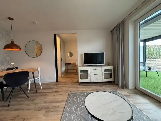 geblurde versie van de foto als achtergrond