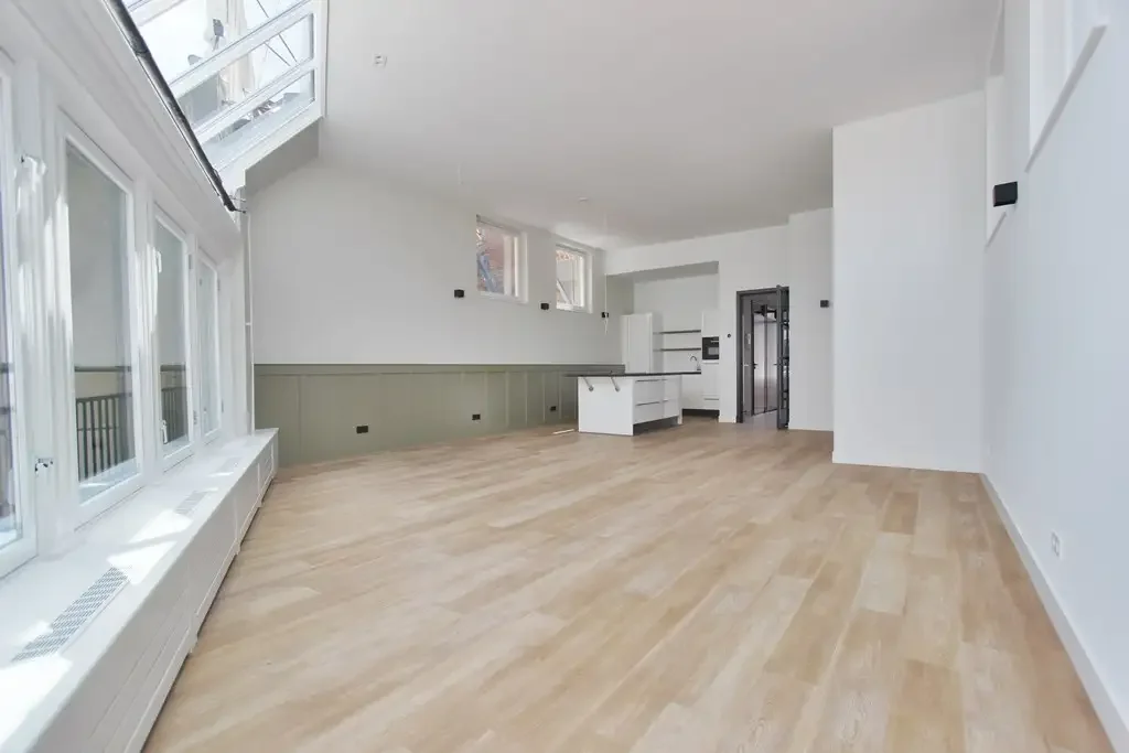 Foto van de Appartement gelegen aan de Nieuwezijds Voorburgwal in Amsterdam