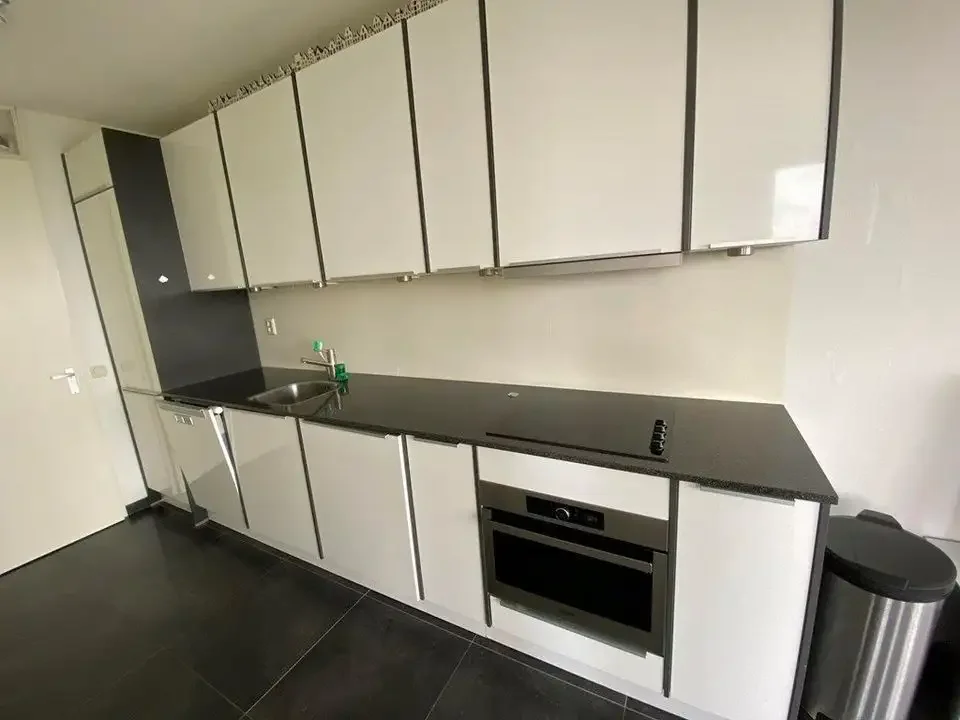 geblurde versie van de foto als achtergrond