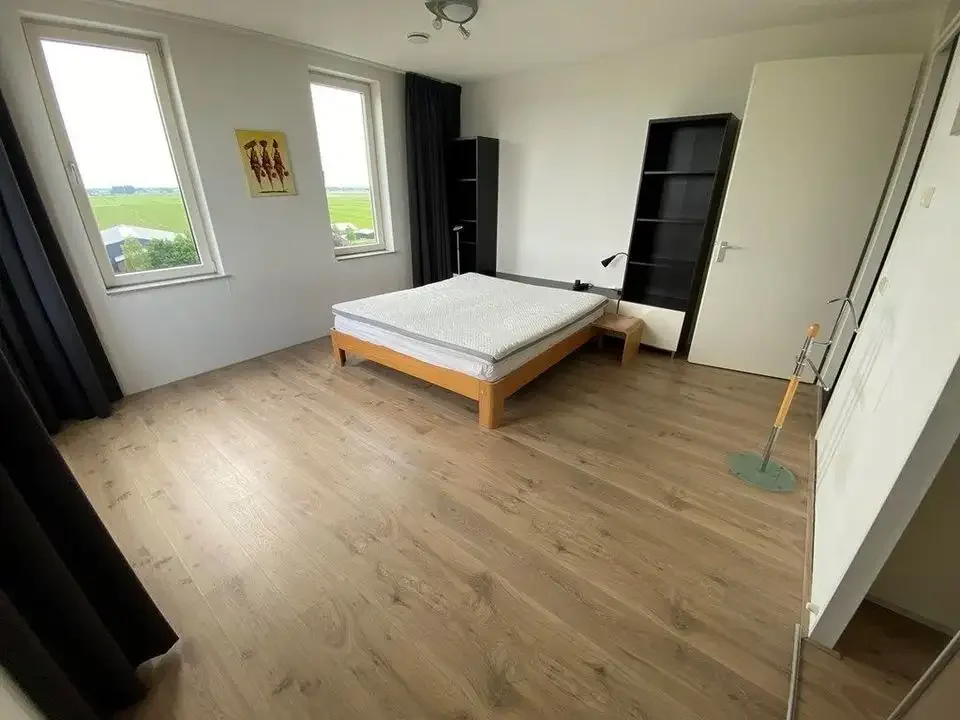 geblurde versie van de foto als achtergrond