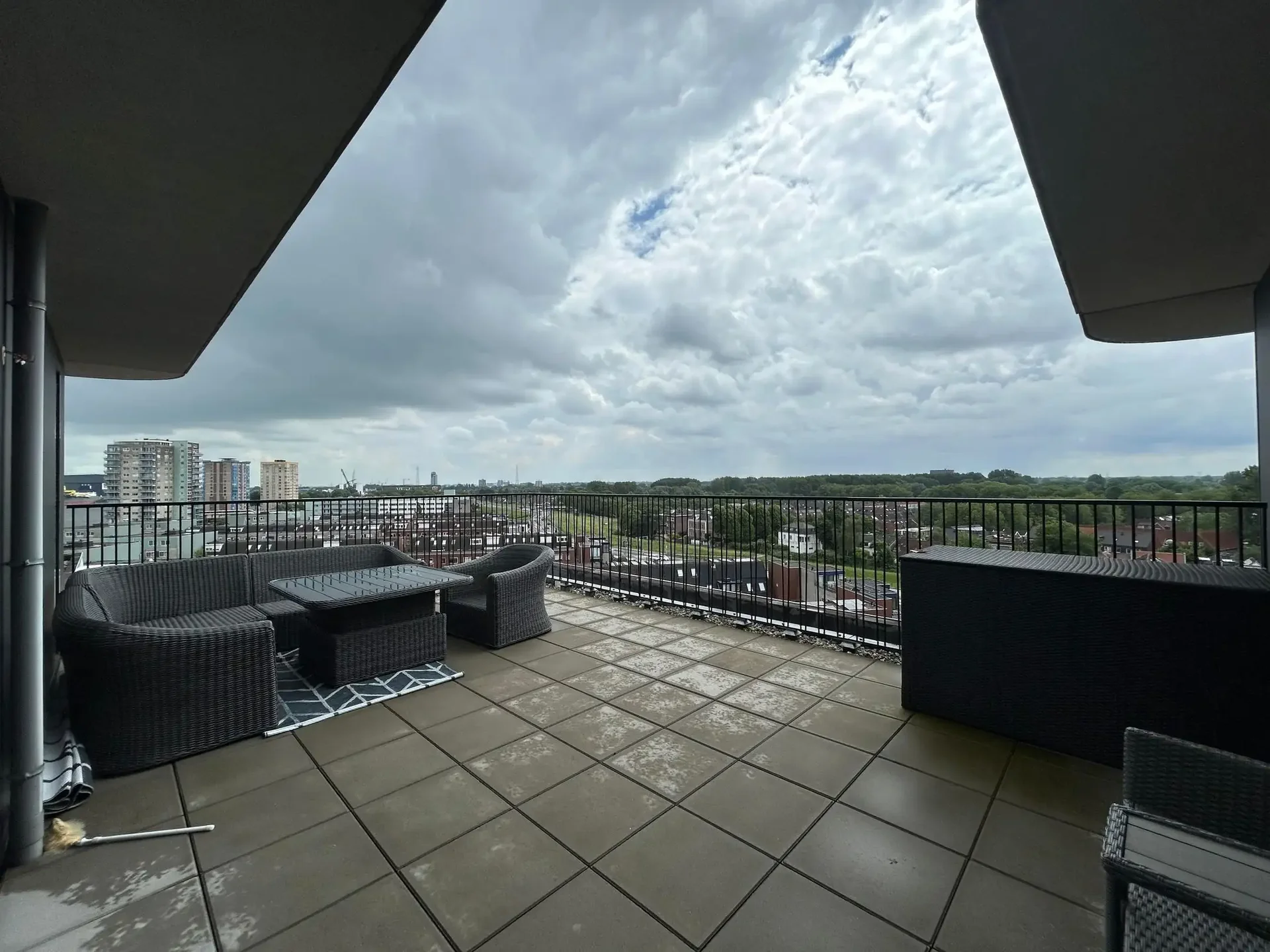 geblurde versie van de foto als achtergrond