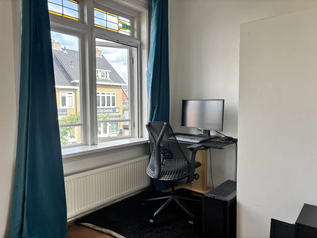 geblurde versie van de foto als achtergrond