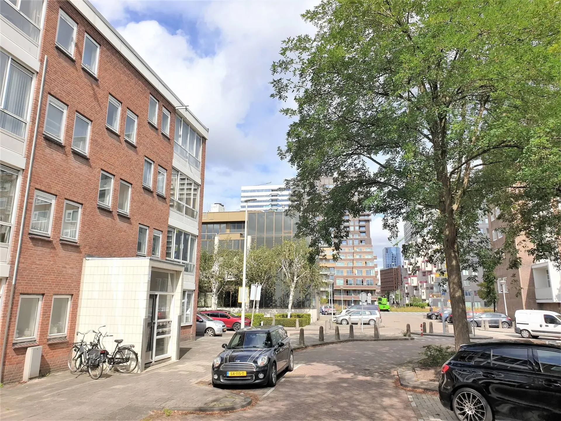 geblurde versie van de foto als achtergrond