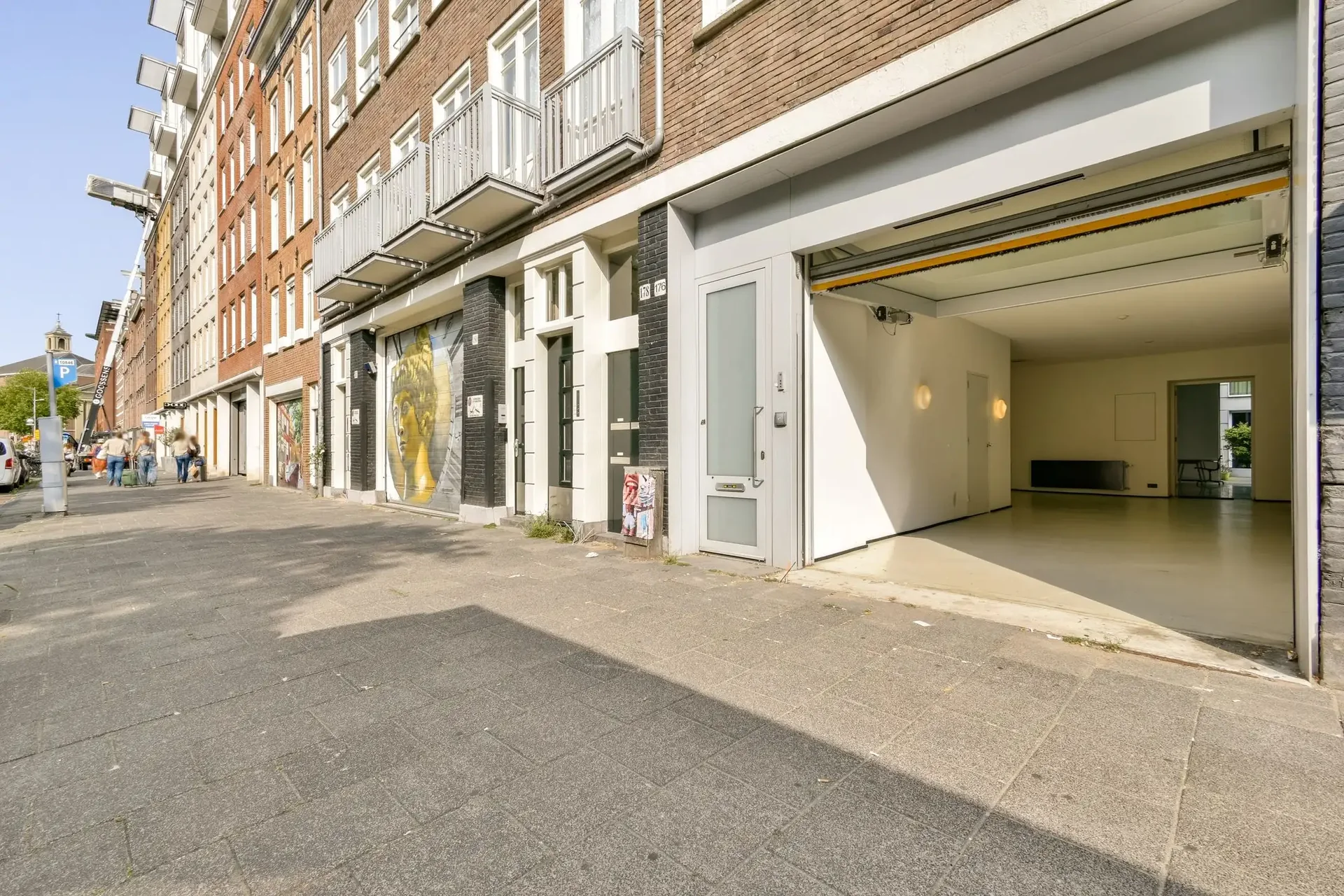 geblurde versie van de foto als achtergrond