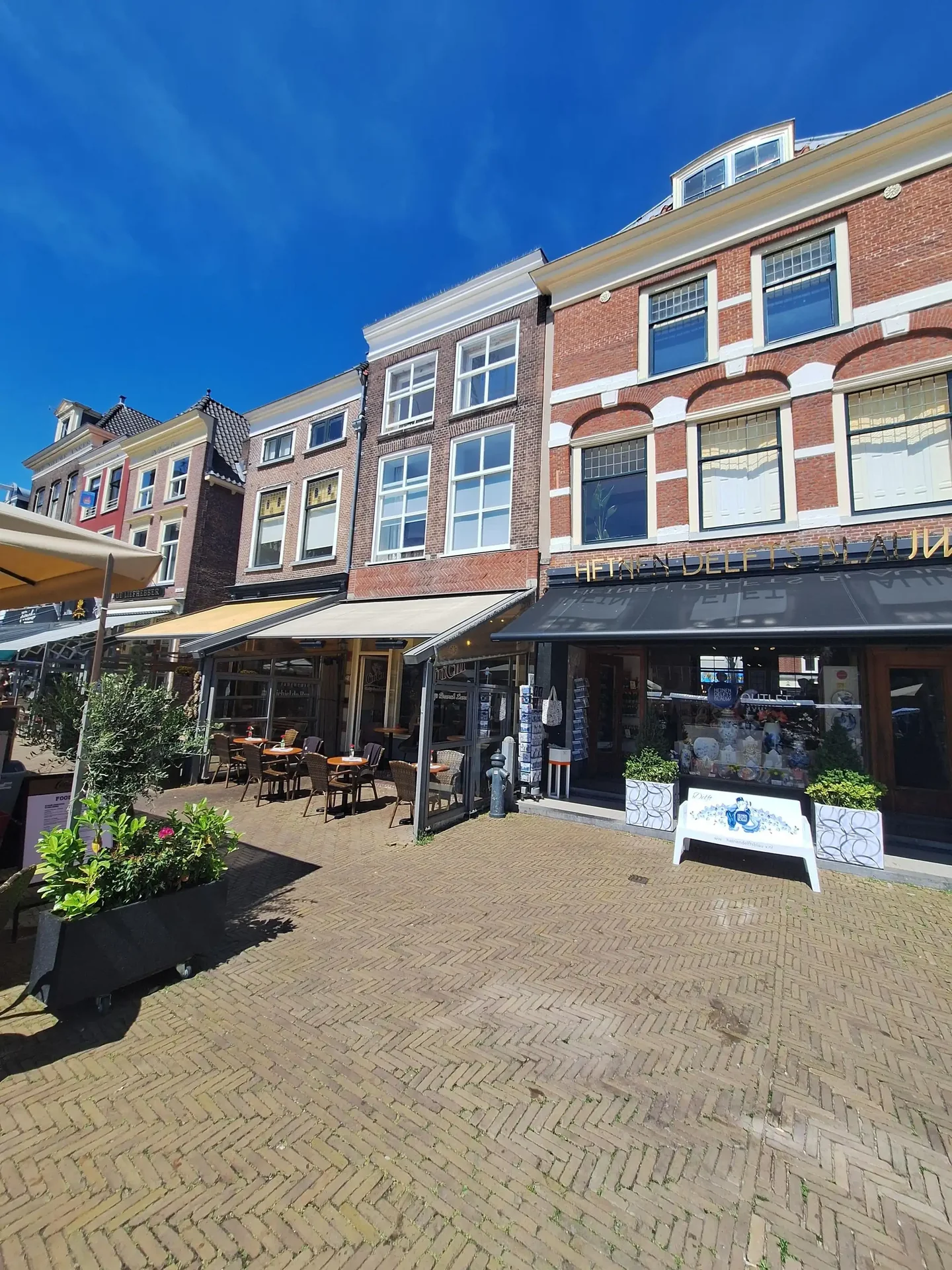 geblurde versie van de foto als achtergrond